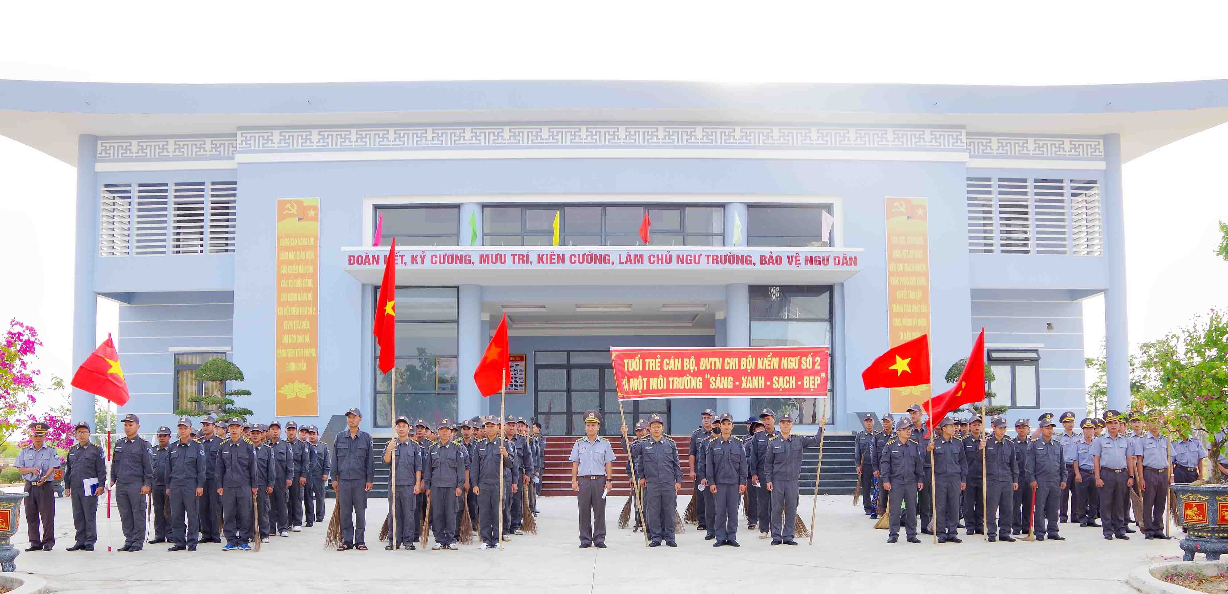 Thanh niên Hải quân dân hưởng tưởng niệm các chiến sĩ hy sinh tại quần đảo Trường Sa Thanh niên Hải quân dân hưởng tưởng niệm các chiến sĩ hy sinh tại quần đảo Trường Sa