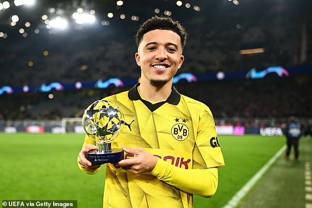 Champions League:  Ghi bàn thắng quan trọng cho Borussia Dortmund,  Jadon Sancho được ca ngợi hết lời