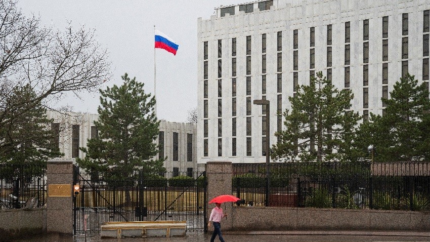 Đại sứ quán Nga tại Washington bị đe dọa, Moscow trừng phạt thêm 200 công dân Mỹ