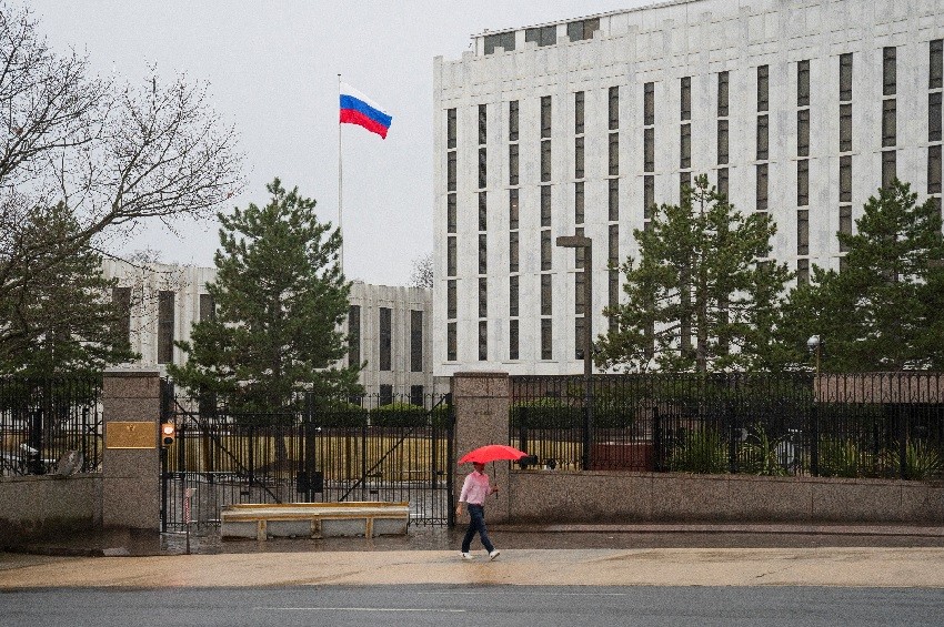 Đại sứ quán quán Nga tại Washington bị đe dọa, Moscow trừng phạt thêm 200 công dân Mỹ