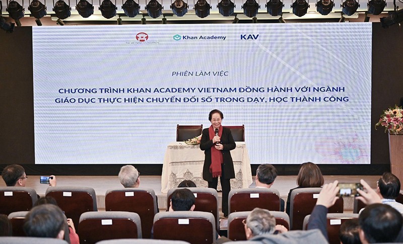 Chủ tịch hội Khuyến học Việt Nam - GS.TS. Nguyễn Thị Doan phát biểu tại hội thảo.