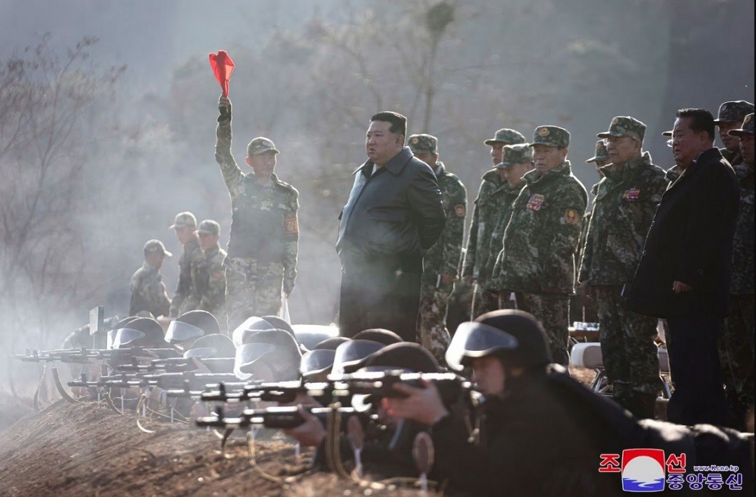 Nhà lãnh đạo Triều Tiên Kim Jong Un thị sát cơ sở huấn luyện tác chiến nòng cốt, giám sát tập trận quân sự. Nguồn: KCNA