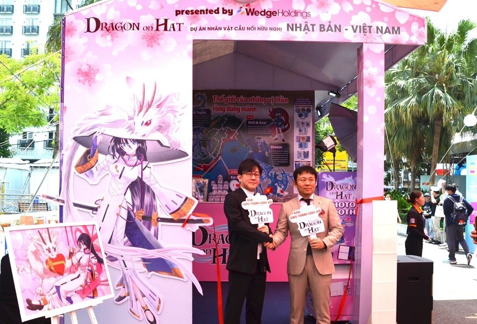 'Dragon on Hat' fever: A new wave stirring the Vietnamese youth community