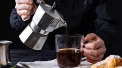 Nên uống cà phê như thế nào để tránh ngộ độc?