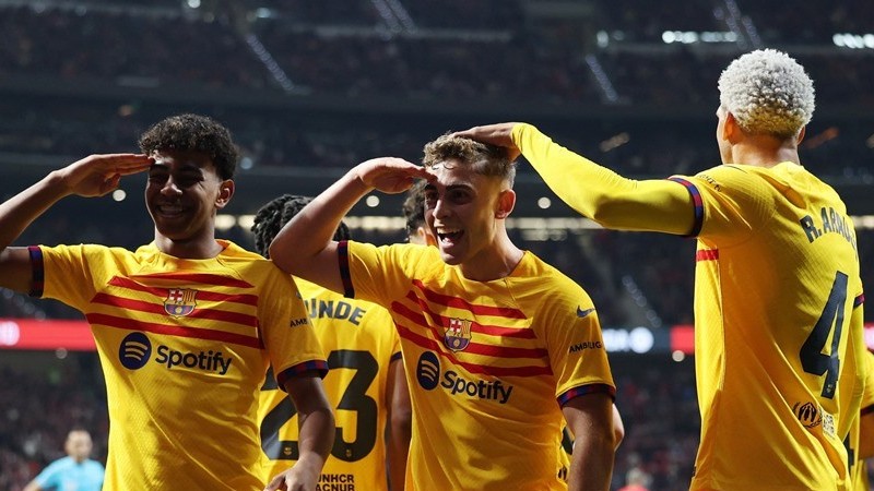 La Liga: Hình ảnh trận đấu Robert Lewandowski tỏa sáng rực rỡ, Barca thắng đậm Atletico
