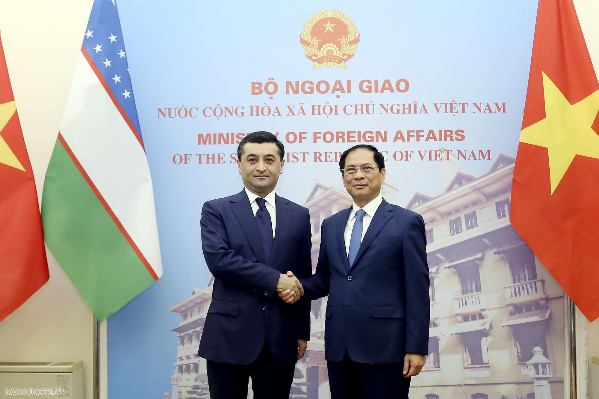 Ngày 18/3, tại Hà Nội, Bộ trưởng Ngoại giao Bùi Thanh Sơn đã tiếp, hội đàm với Bộ trưởng Ngoại giao Uzbekistan Bakhtiyor Saidov