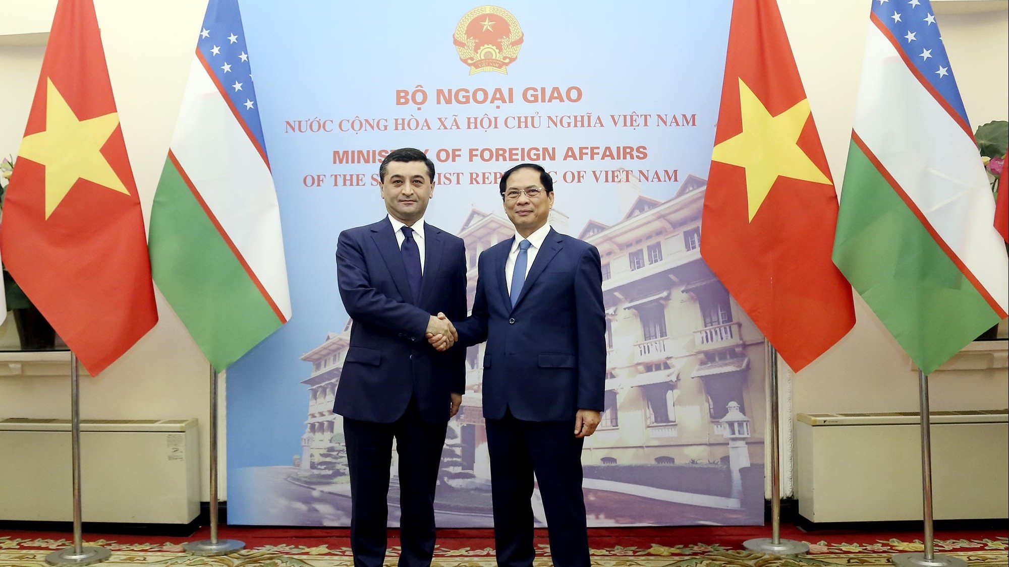 Vietnam, Uzbekistan Foreign Ministers hold talks in Hanoi