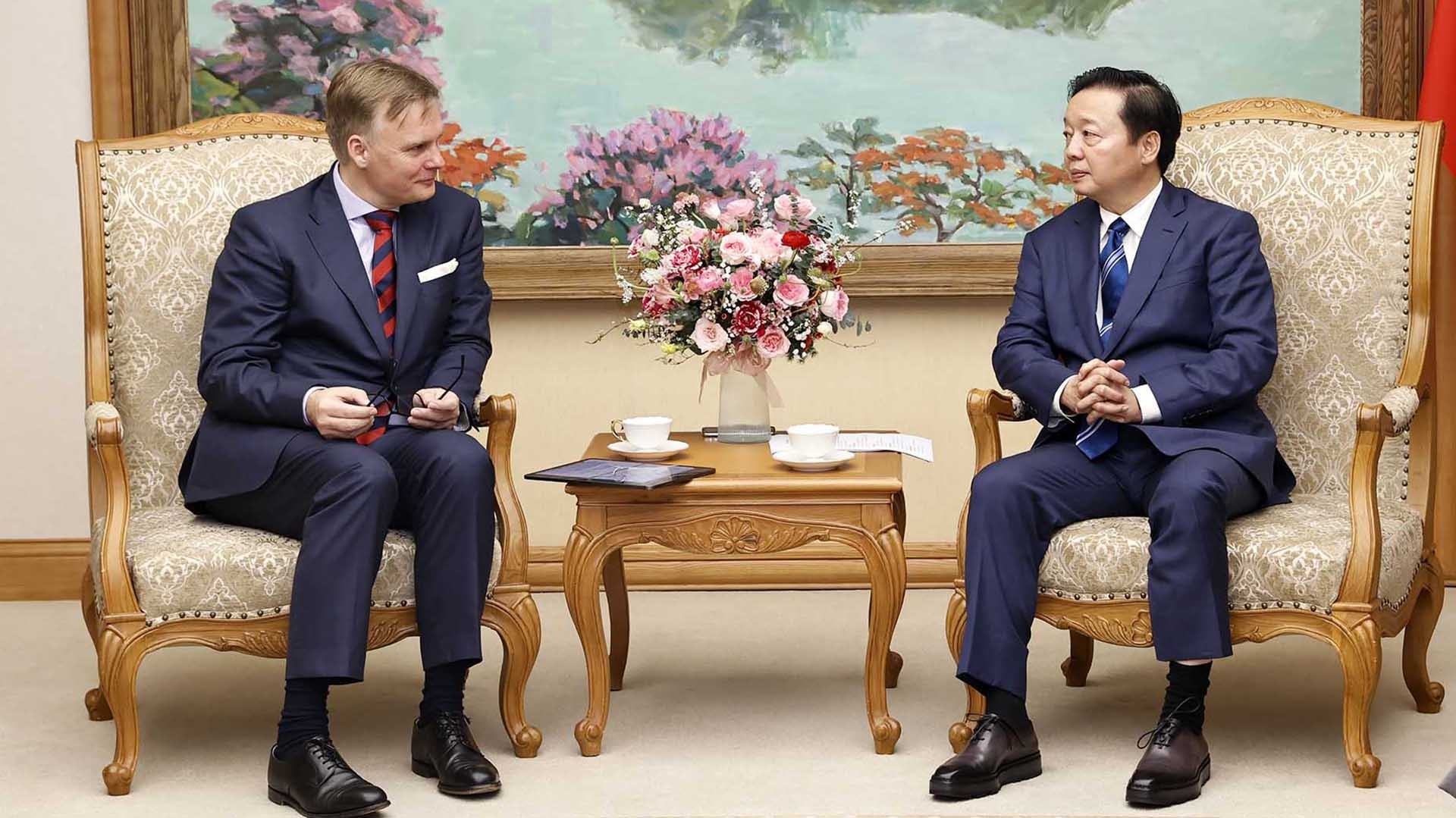 Phó Thủ tướng Trần Hồng Hà tiếp ông Keith Svendsen, Giám đốc điều hành toàn cầu APM Terminals. (Nguồn: TTXVN)