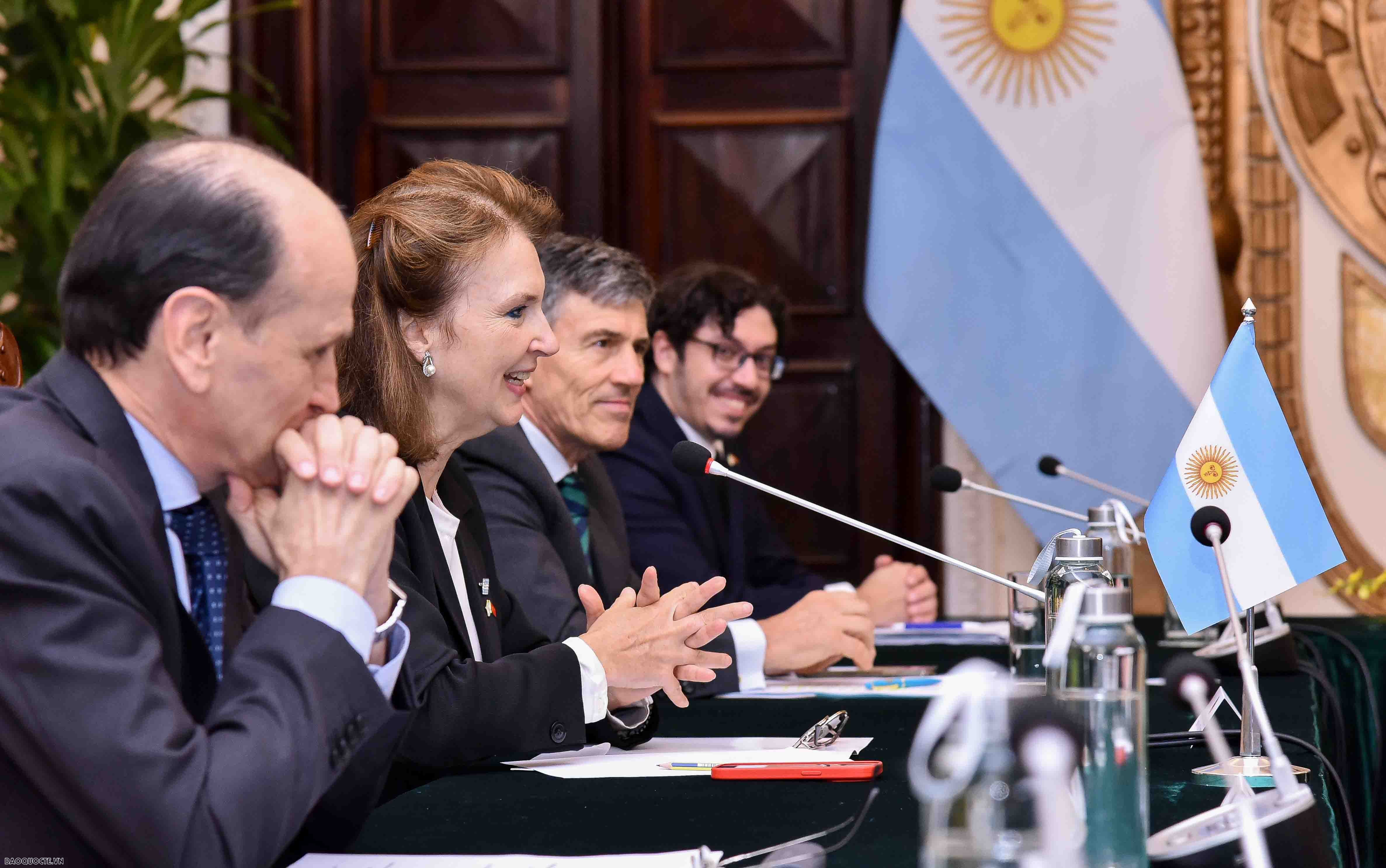 Bộ trưởng Ngoại giao Bùi Thanh Sơn hội đàm với Bộ trưởng Ngoại giao Argentina