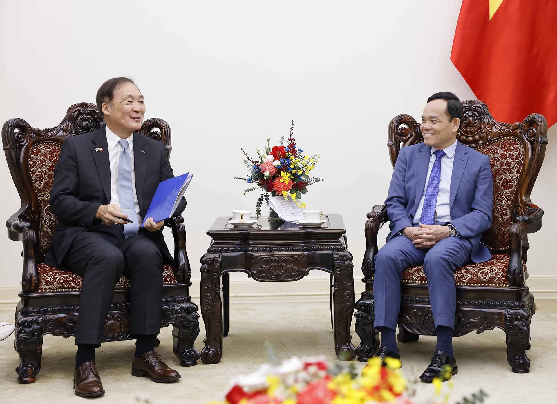 Phó Thủ tướng Trần Lưu Quang tiếp ông Chang Won Sam, Chủ tịch Cơ quan hợp tác quốc tế Hàn Quốc (KOICA). (Nguồn: TTXVN)