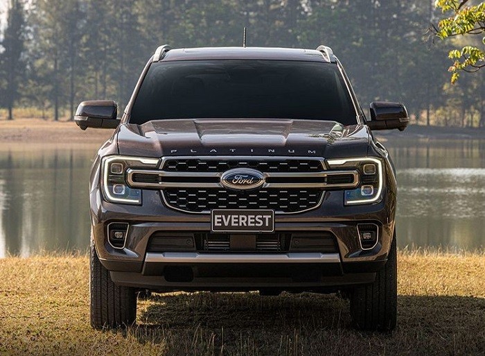 Cận cảnh Ford Everest Platinum 2024 vừa ra mắt tại Thái Lan, giá 1,58 tỷ đồng