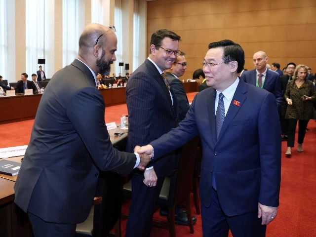 NA Chairman Vuong Dinh Hue welcomes delegation from the US-ASEAN Business Council (USABC)