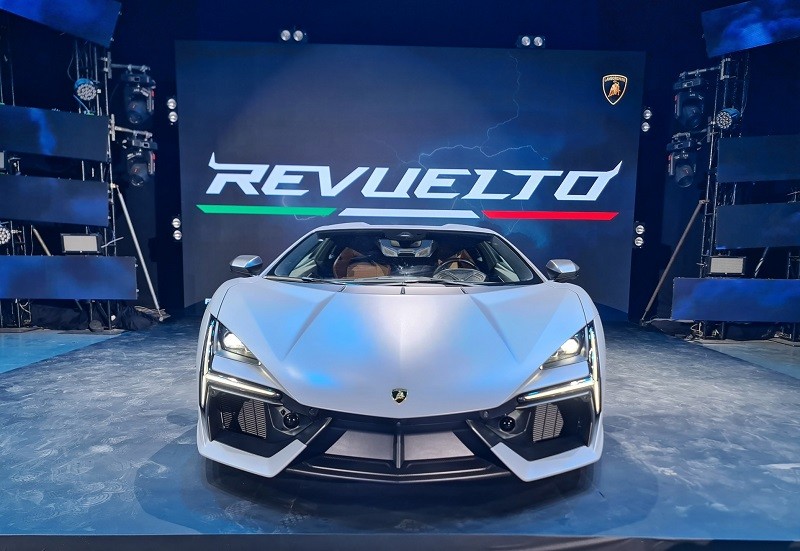 Cận cảnh siêu xe hybrid Lamborghini Revuelto vừa ra mắt tại Việt Nam, giá 44 tỷ đồng