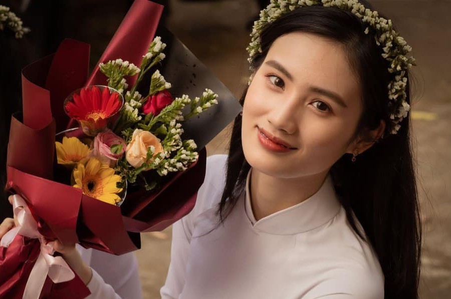 Hoa hậu Huỳnh Trần Ý Nhi đại diện nhan sắc Việt dự thi Miss World 72