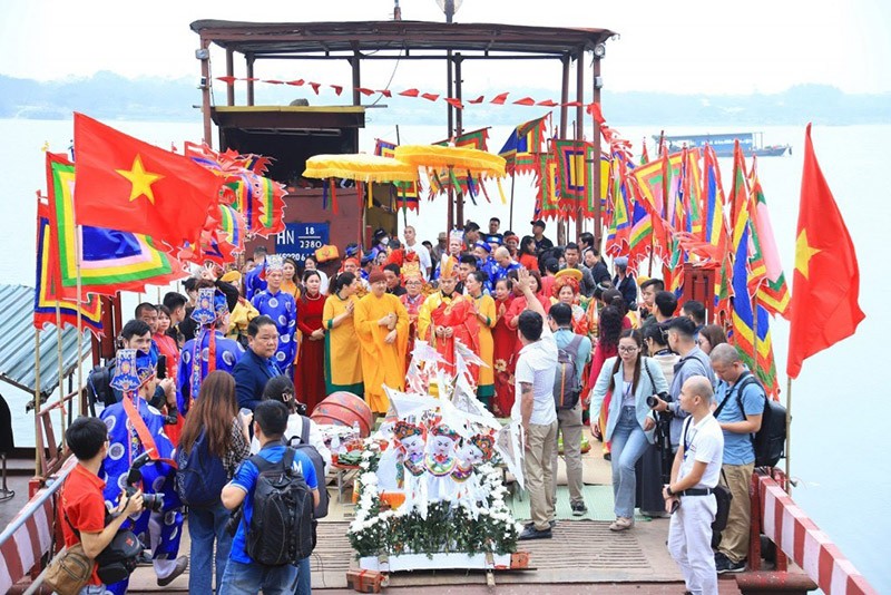 Độc đáo lễ hội rước nước tại Lễ hội truyền thống làng Bát Tràng
