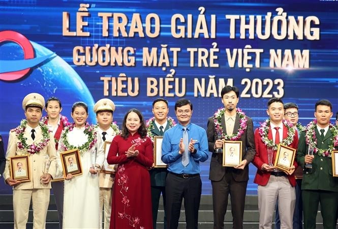 Quyền Chủ tịch nước gửi thông điệp mạnh mẽ đến các tài năng trẻ Việt Nam