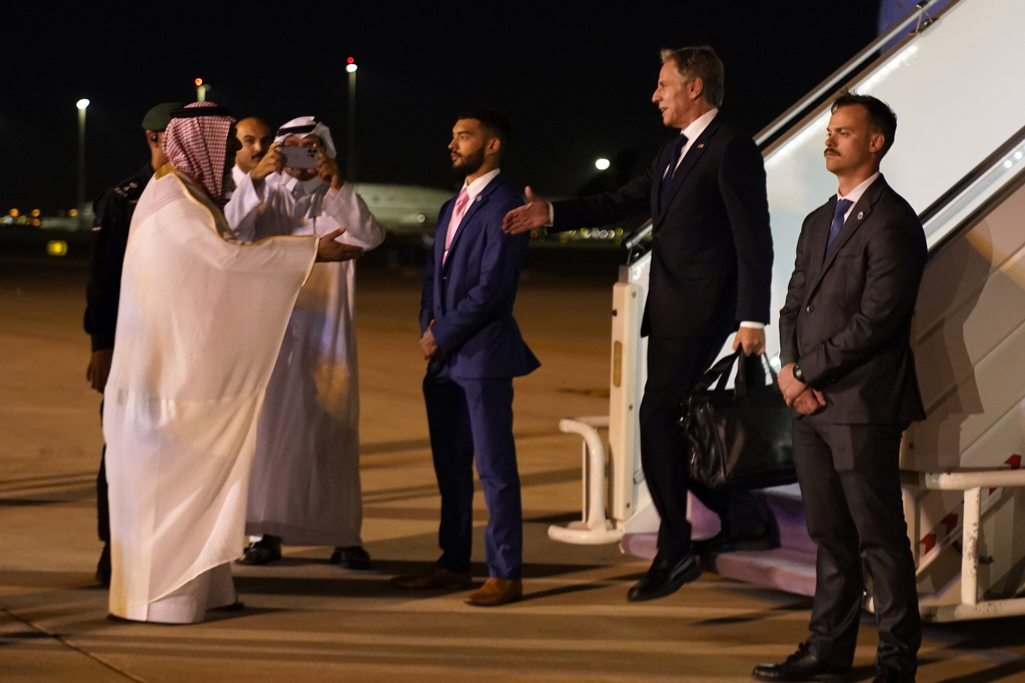 Ngoại trưởng Mỹ Antony Blinken đến Doha tham dự đàm phán ngừng bắn tại Gaza