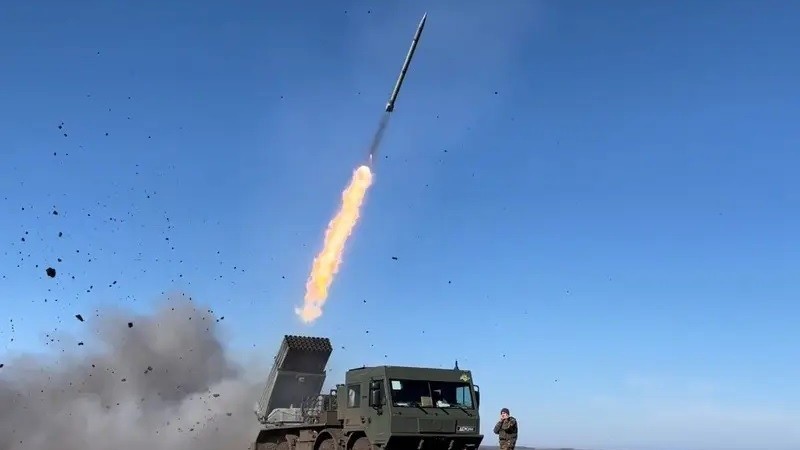 Nga hạ hàng chục tên lửa Vampire 'nhăm nhe' tỉnh biên giới, cáo buộc Ukraine dùng vũ khí hóa học của Mỹ