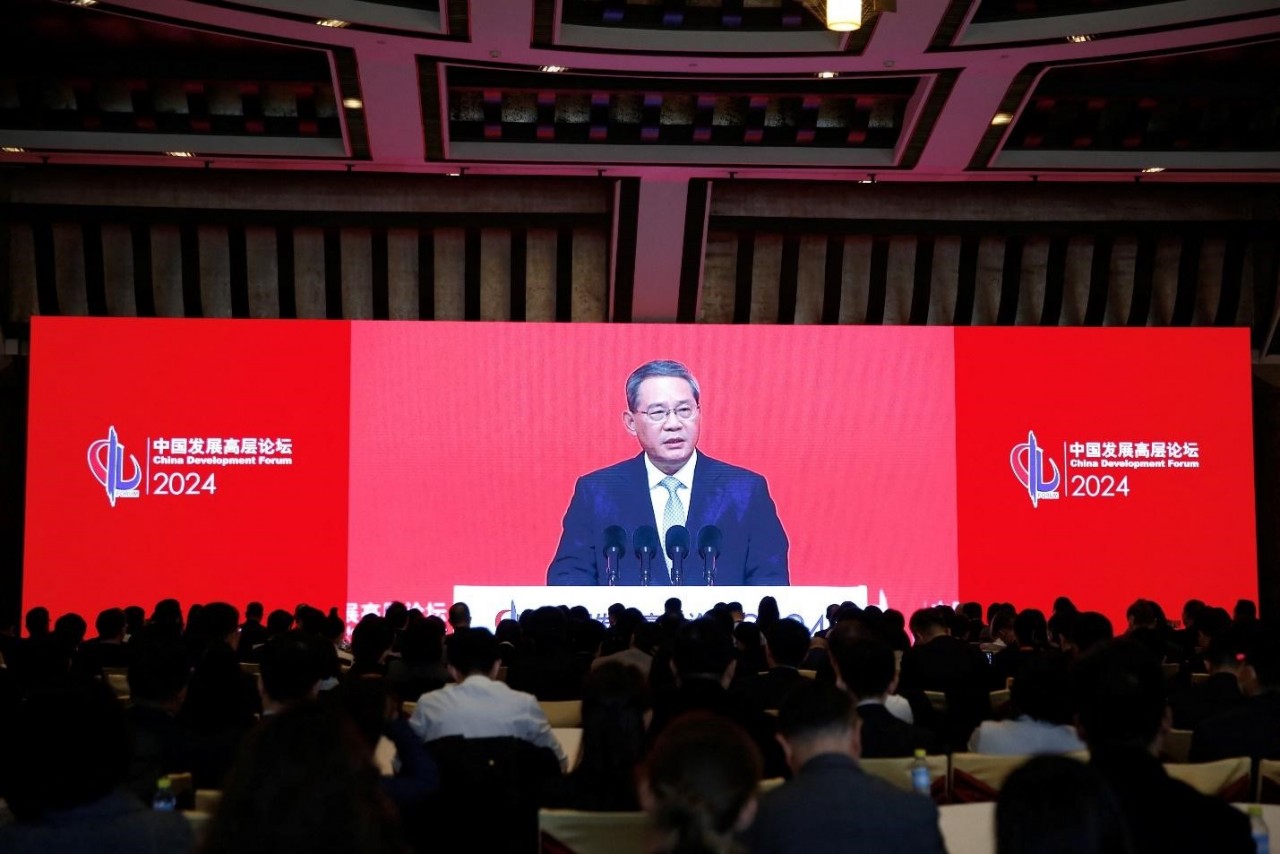 Thủ tướng Trung Quốc Lý Cường phát biểu tại diễn đàn Phát triển Trung Quốc ở Bắc Kinh. (Nguồn: Reuters)