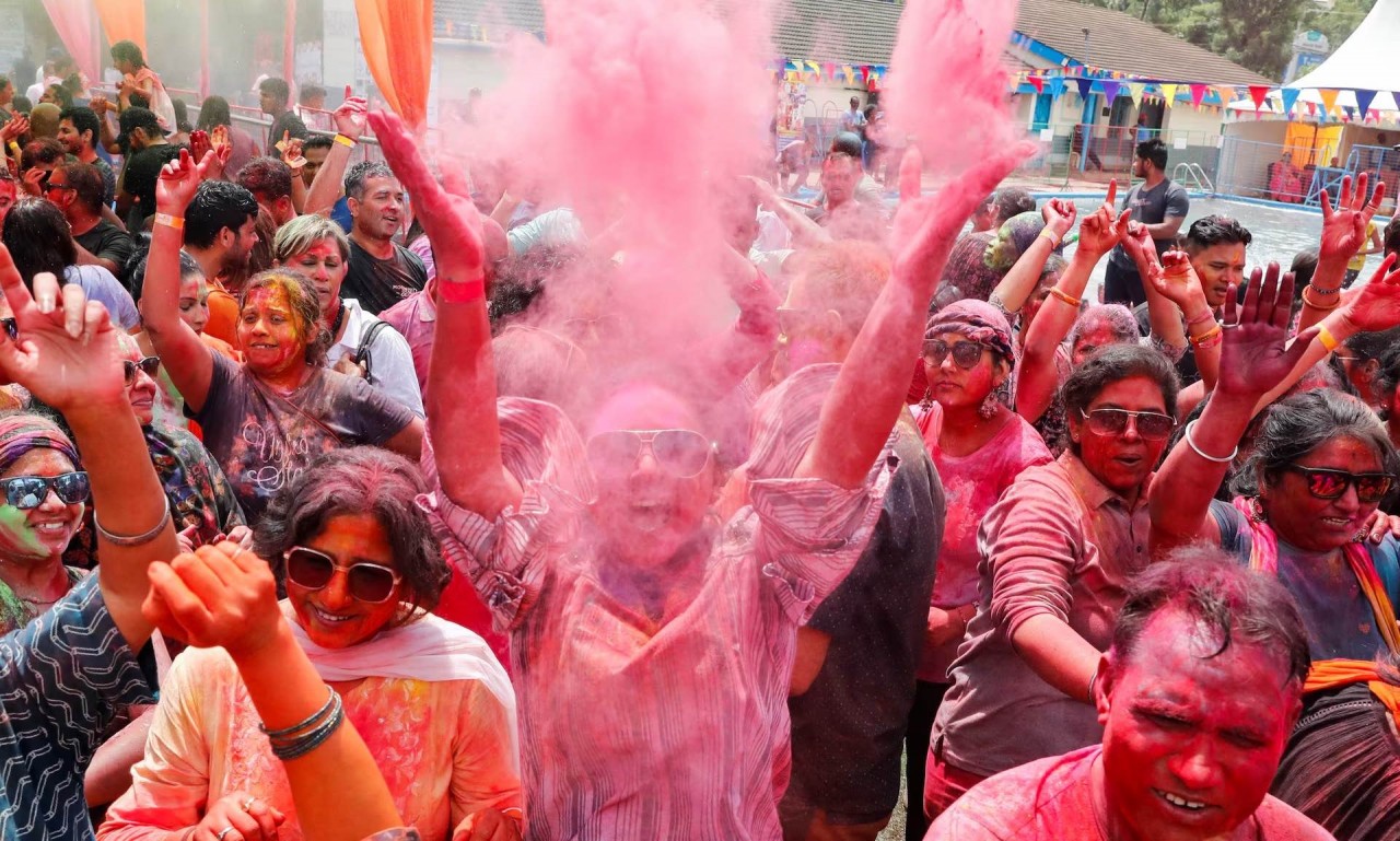 Không khí rực rỡ và sôi động tại lễ hội Holi