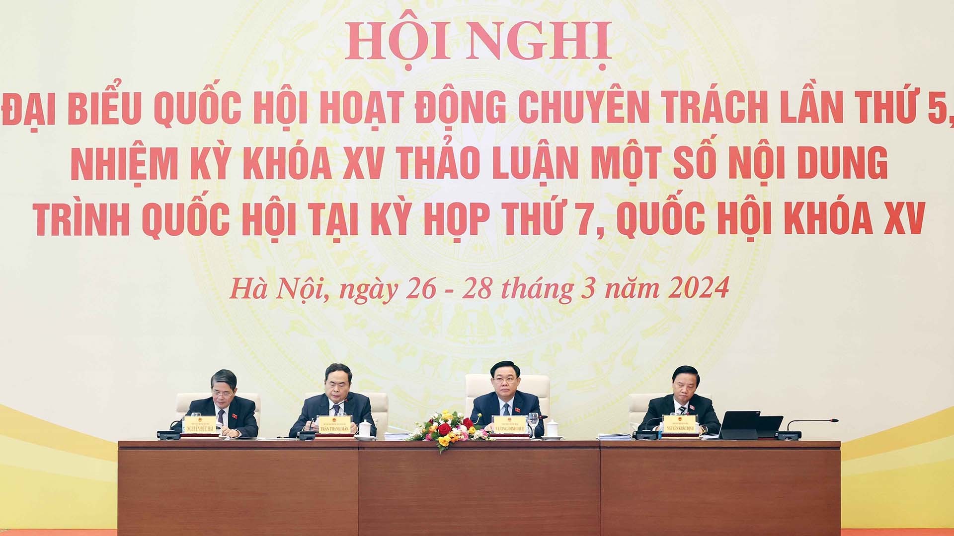 hoi nghi dai bieu quoc hoi hoat dong chuyen trach lan thu 5 thao luan cho y kien doi voi 8 du an luat