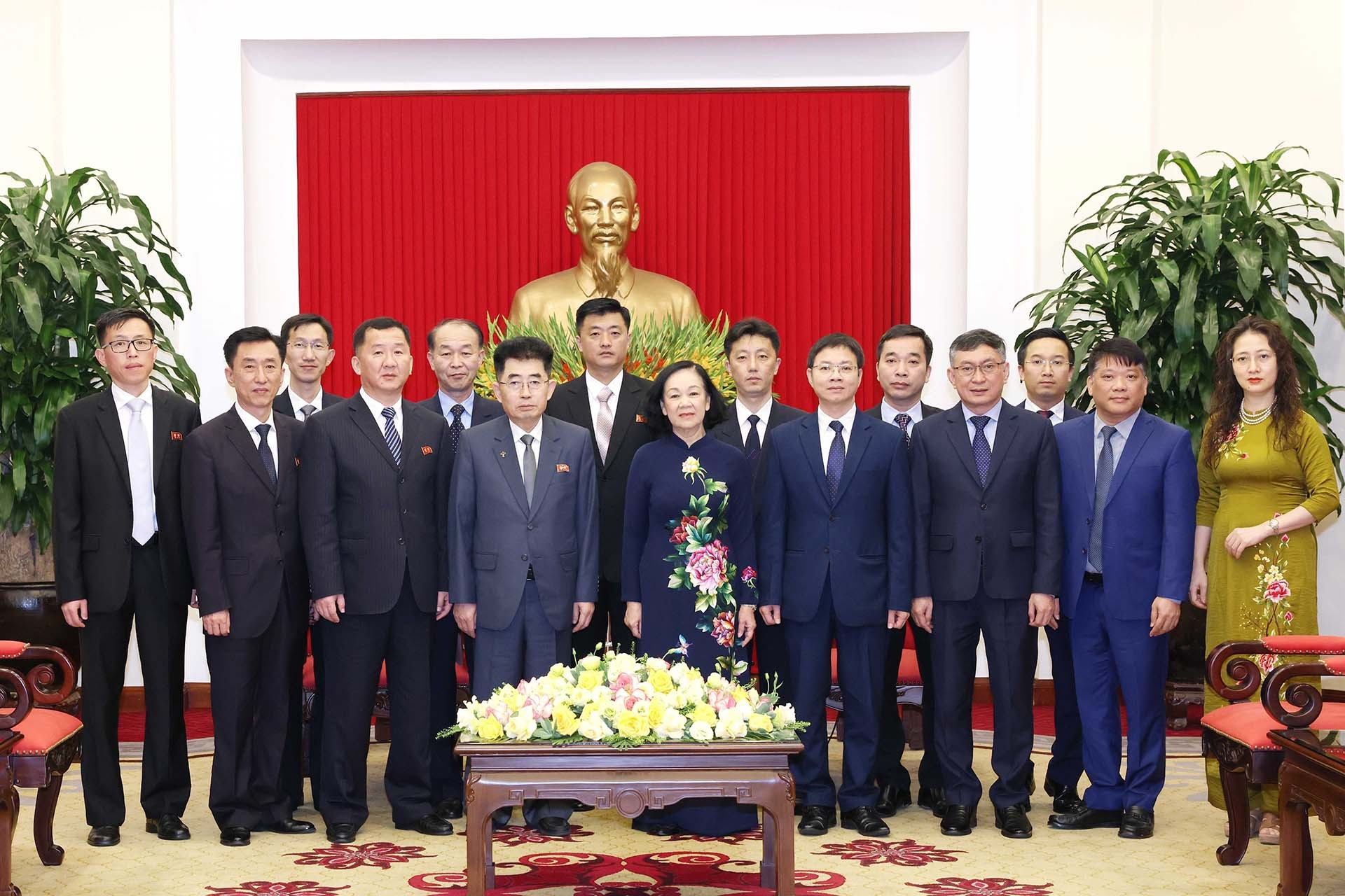 Thường trực Ban Bí thư Trương Thị Mai tiếp đoàn đại biểu Đảng Lao động Triều Tiên