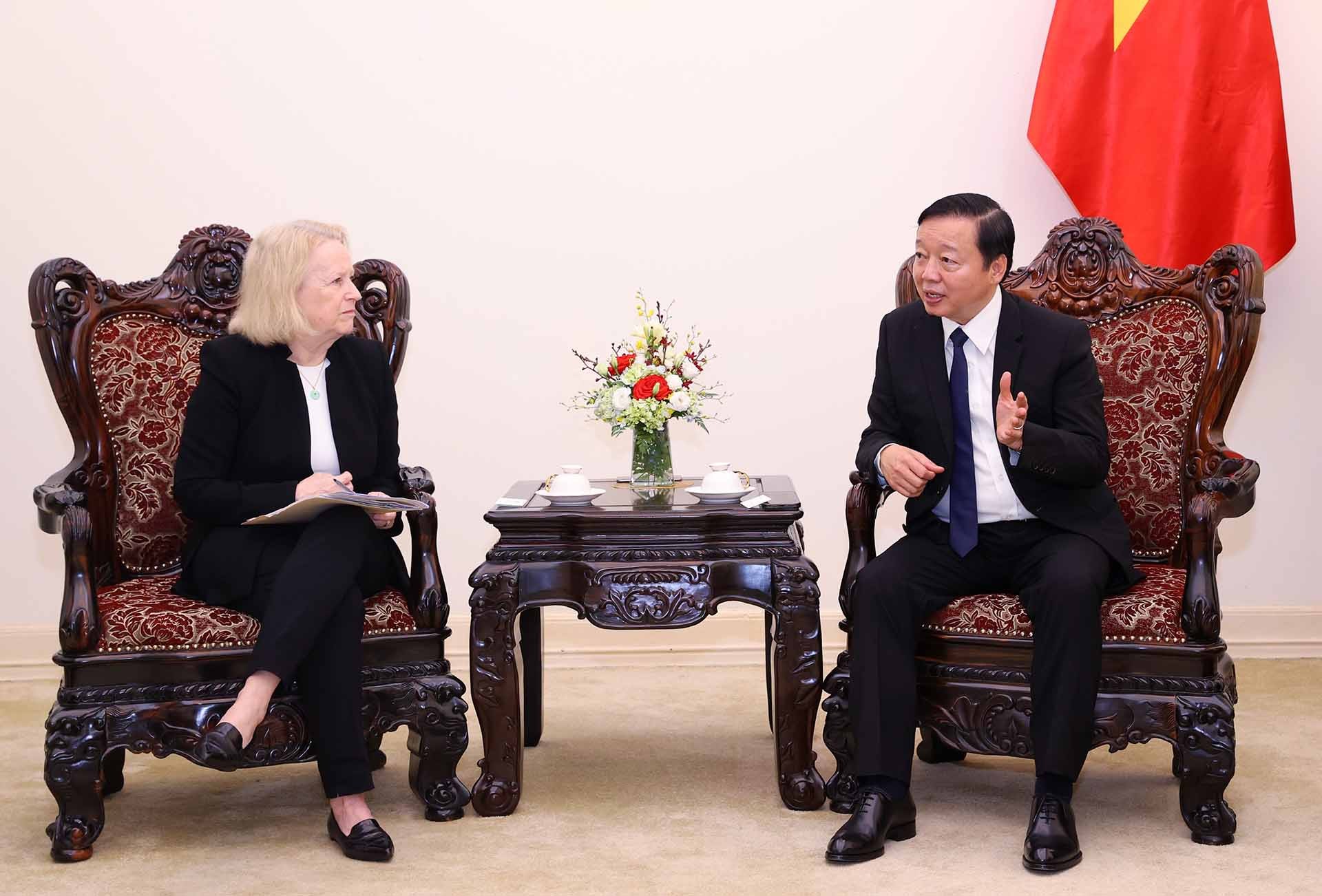 Phó Thủ tướng Trần Hồng Hà tiếp Phó Chủ tịch GFANZ Mary L. Schapiro. (Nguồn: TTXVN)