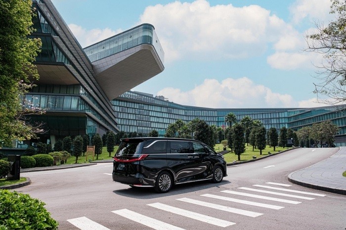 Cận cảnh mẫu MPV hạng sang Lexus LM 500h 2024 vừa ra mắt tại Việt Nam, giá từ 7,29 tỷ đồng