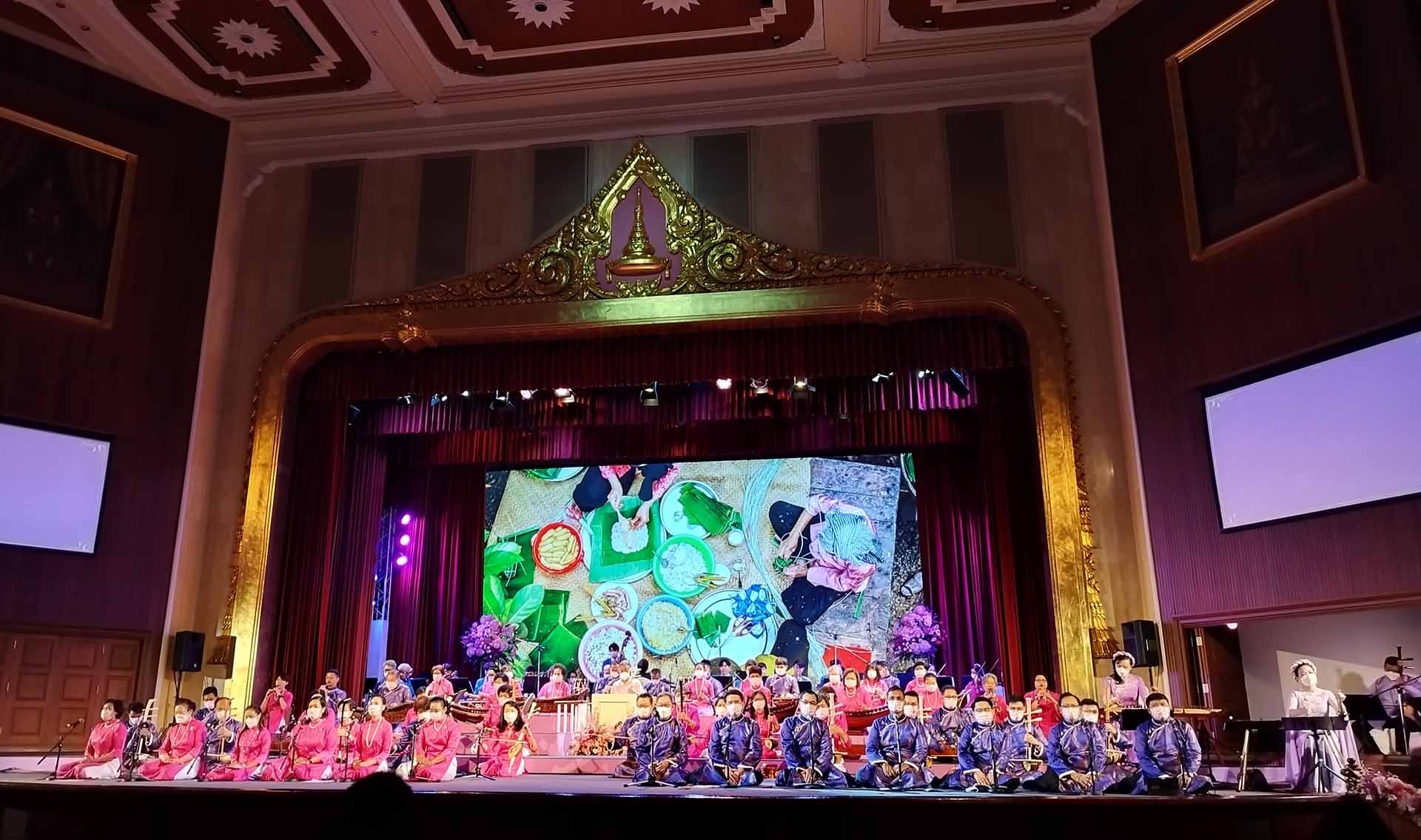 Công chúa Thái Lan sáng tác và trình diễn tác phẩm âm nhạc về Việt Nam