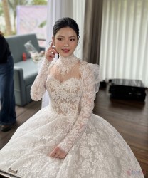 Hình ảnh cô dâu Chu Thanh Huyền xinh đẹp cùng trang phục cưới trong ngày trọng đại