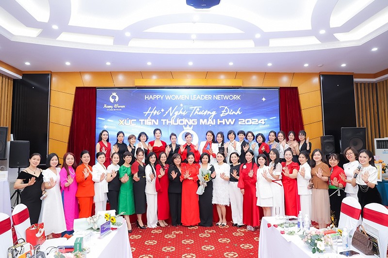 Các nữ doanh nhân tham dự chương trình Hội nghị thượng đỉnh – Xúc tiến thương mại HWLN 2024