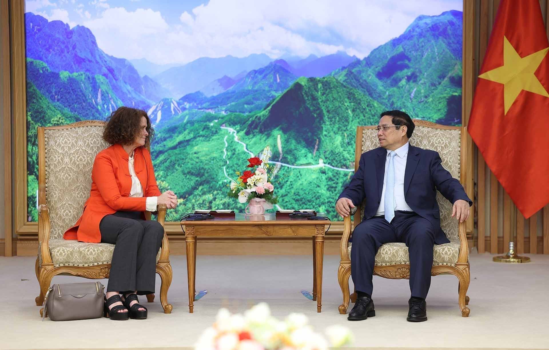 Thủ tướng Phạm Minh Chính tiếp bà Carolyn Turk, Giám đốc quốc gia Ngân hàng Thế giới (WB) tại Việt Nam đến chào từ biệt. (Nguồn: TTXVN)