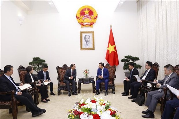 Deputy PM receives leader of China Energy International Group Co. Ltd.