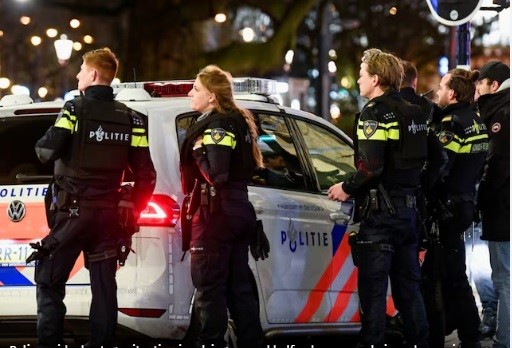 Bắt cóc nhiều con tin ở một thị trấn ở Hà Lan, cảnh sát đang điều tra liệu có phải khủng bố?