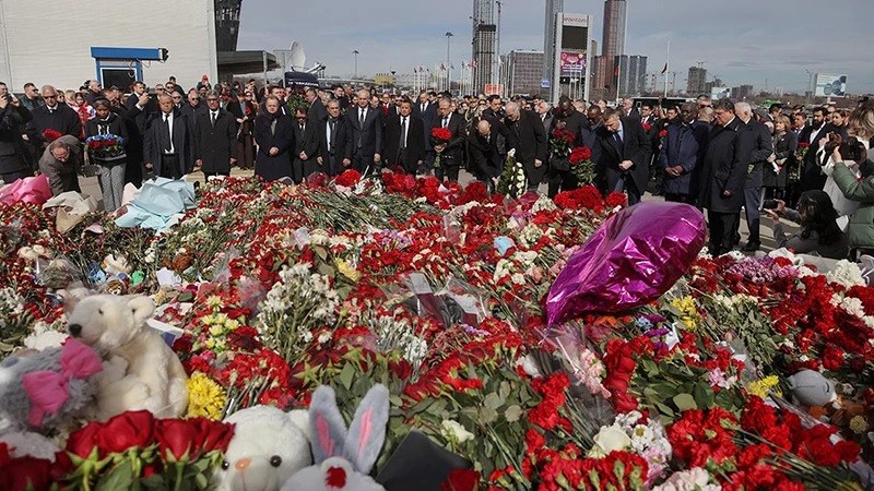 Vụ tấn công khủng bố ở Moscow: Số người bị thương lên tới hơn 500, các cơ quan ngoại giao tưởng niệm nạn nhân thiệt mạng