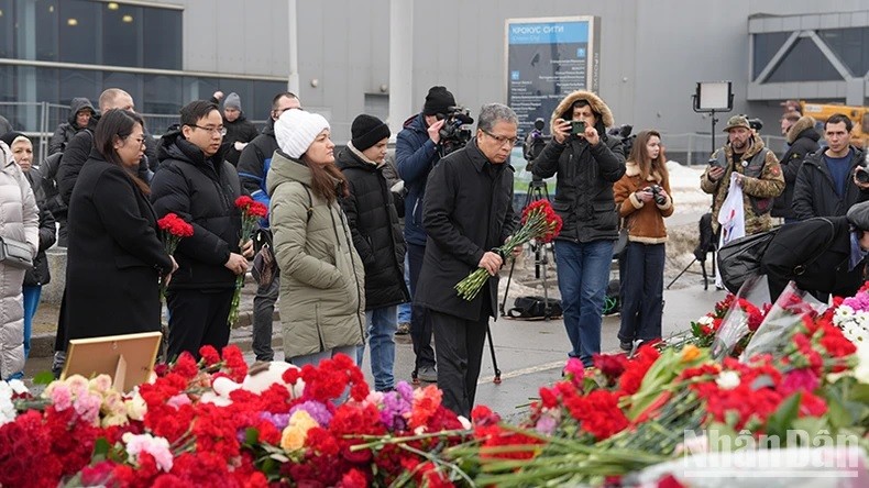 Vụ tấn công khủng bố ở Moscow: Số người bị thương lên tới hơn 500, các cơ quan ngoại giao tưởng niệm nạn nhân thiệt mạng