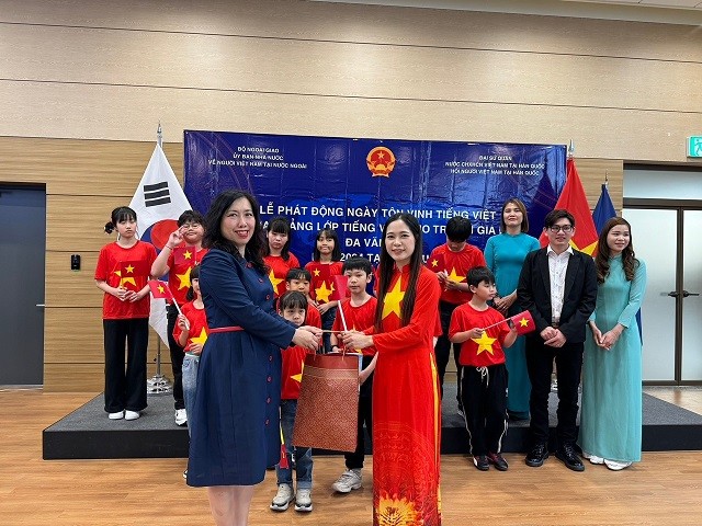 Phát động Ngày tôn vinh tiếng Việt và khai giảng lớp tiếng Việt cho trẻ em gia đình đa văn hóa tại Hàn Quốc