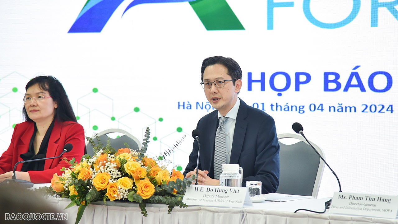 Ngày 1/4, Thứ trưởng Ngoại giao Đỗ Hùng Việt chủ trì họp báo về Diễn đàn Tương lai ASEAN 2024. (Ảnh: Anh Sơn) Toàn cảnh buổi họp báo quốc tế về Diễn đàn Tương lai ASEAN 2024