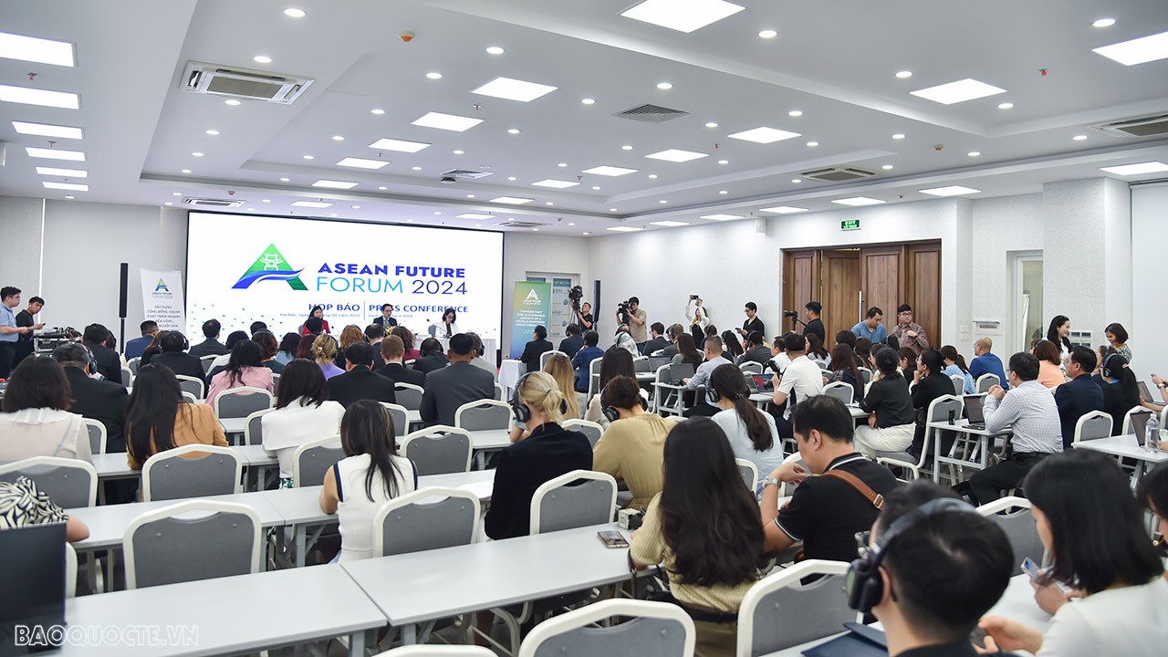 Ngày 1/4, Thứ trưởng Ngoại giao Đỗ Hùng Việt chủ trì họp báo về Diễn đàn Tương lai ASEAN 2024. (Ảnh: Anh Sơn) Toàn cảnh buổi họp báo quốc tế về Diễn đàn Tương lai ASEAN 2024