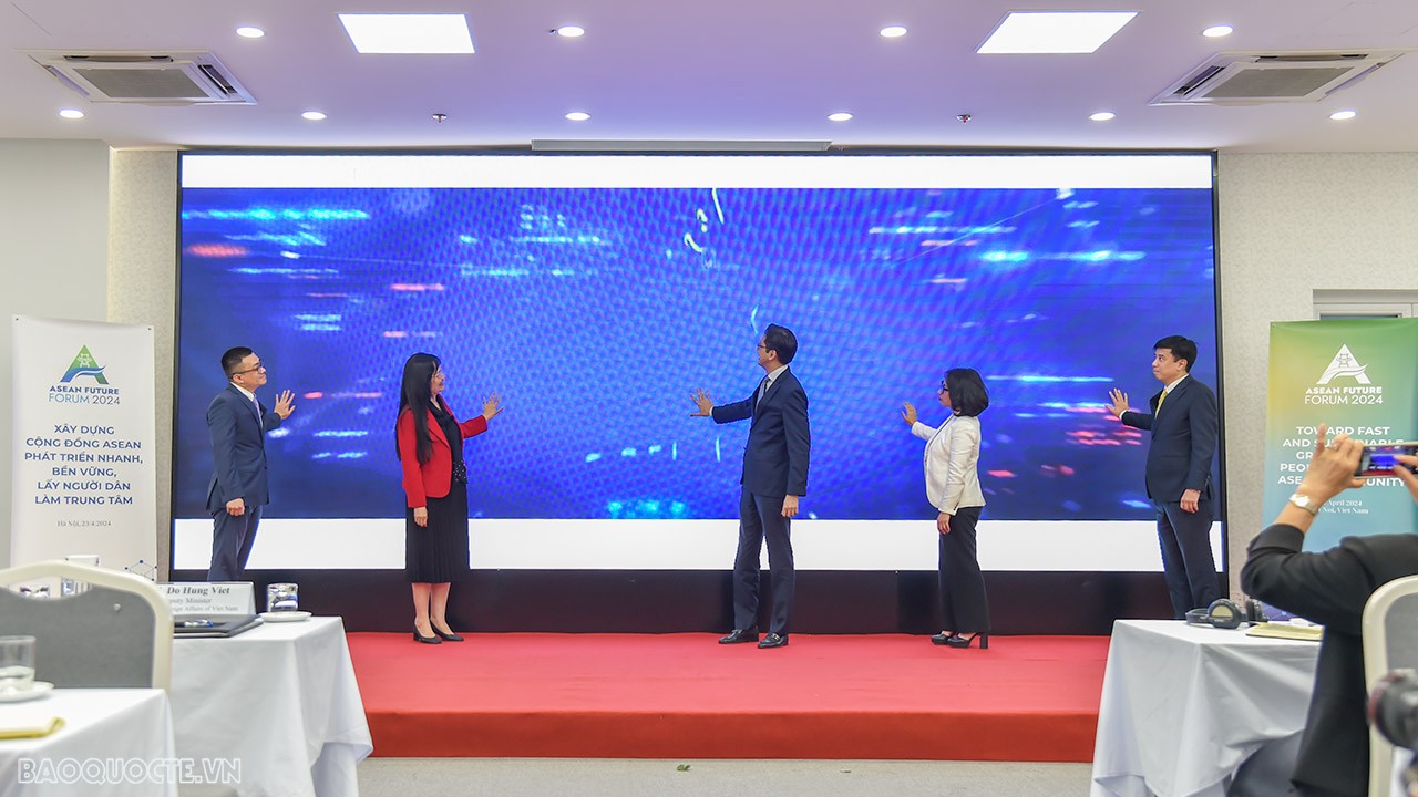 Ngày 1/4, Thứ trưởng Ngoại giao Đỗ Hùng Việt chủ trì họp báo về Diễn đàn Tương lai ASEAN 2024. (Ảnh: Anh Sơn) Toàn cảnh buổi họp báo quốc tế về Diễn đàn Tương lai ASEAN 2024