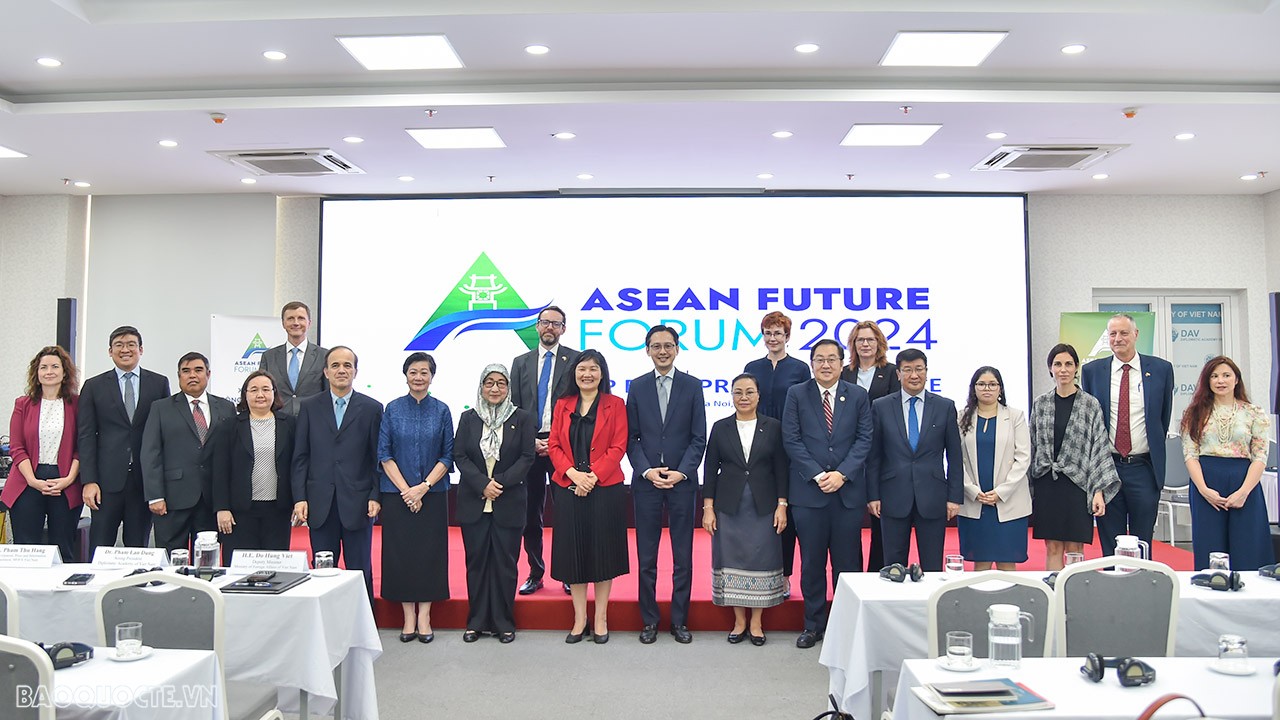 Toàn cảnh buổi họp báo quốc tế về Diễn đàn Tương lai ASEAN 2024 Toàn cảnh buổi họp báo quốc tế về Diễn đàn Tương lai ASEAN 2024