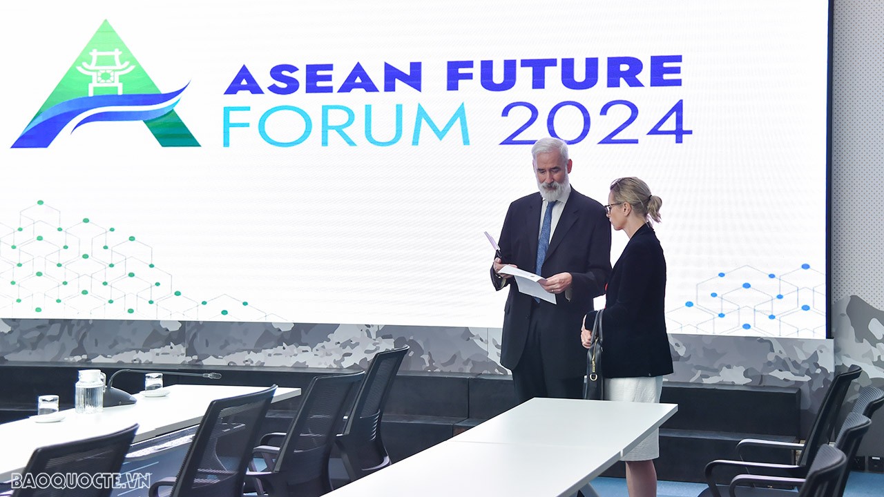 Toàn cảnh buổi họp báo quốc tế về Diễn đàn Tương lai ASEAN 2024 Toàn cảnh buổi họp báo quốc tế về Diễn đàn Tương lai ASEAN 2024