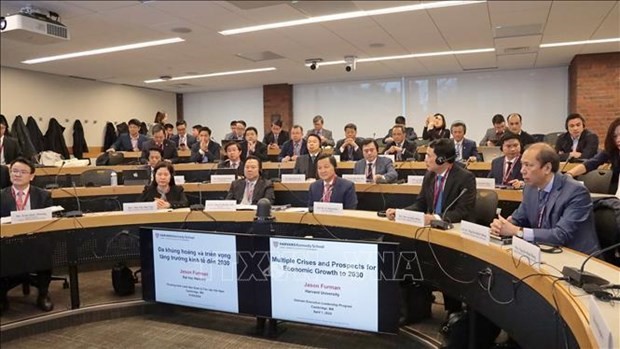 Deputy PM Le Minh Khai attends Vietnam Executive Leadership Programme at Harvard University