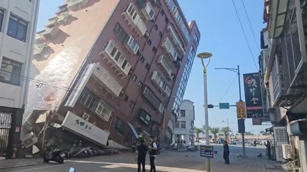 Động đất lớn nhất trong 25 năm ở ngoài khơi đảo Đài Loan (Trung Quốc), Nhật Bản phát cảnh báo sóng thần và sơ tán khẩn