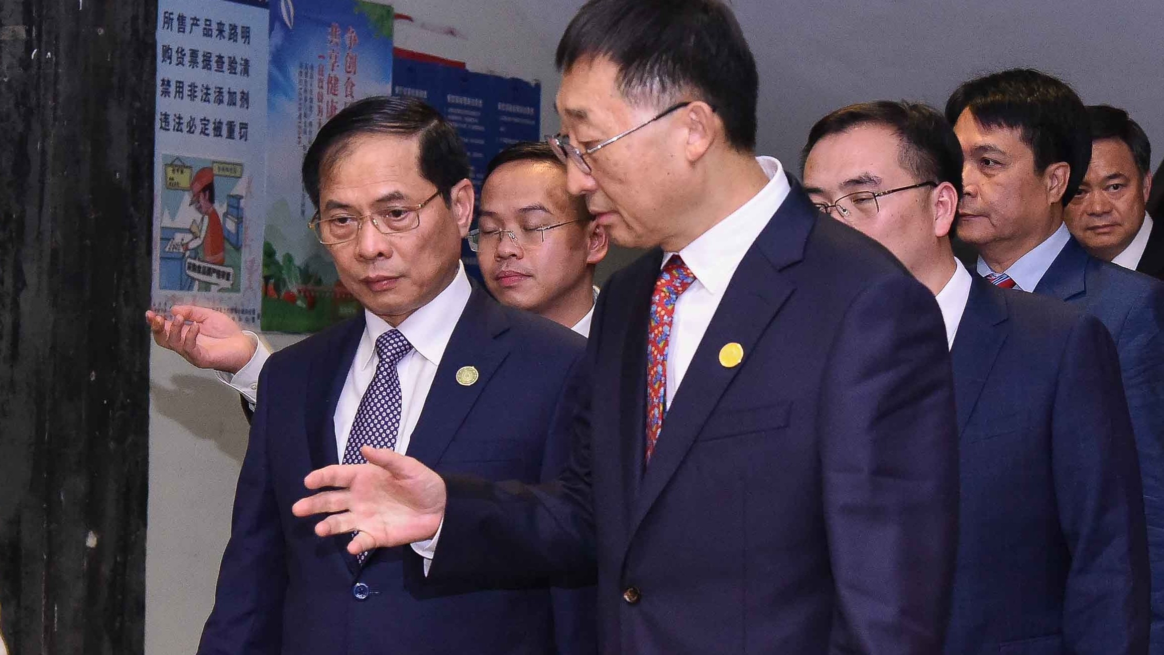 Bộ trưởng Bộ Ngoại giao Bùi Thanh Sơn tiếp Bí thư Khu ủy Quảng Tây Lưu Ninh