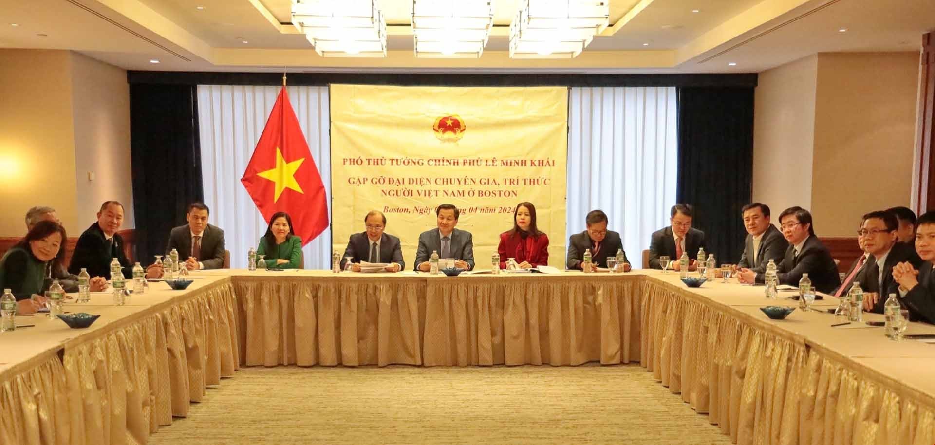 Phó Thủ tướng Lê Minh Khái gặp Đại diện Thương mại Hoa Kỳ Katherine Tai và đại diện trí thức người Việt