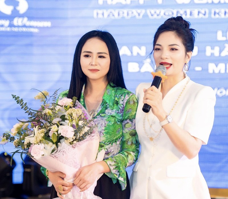 Nữ hoàng hoa hồng Bùi Thanh Hương – Chủ tịch sáng lập mạng lưới nữ lãnh đạo toàn cầu HWLN và Doanh nhân Trần Khôi.