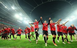 Thắng Fortuna Duesseldorf, Bayer Leverkusen nối dài chuỗi 40 trận bất bại