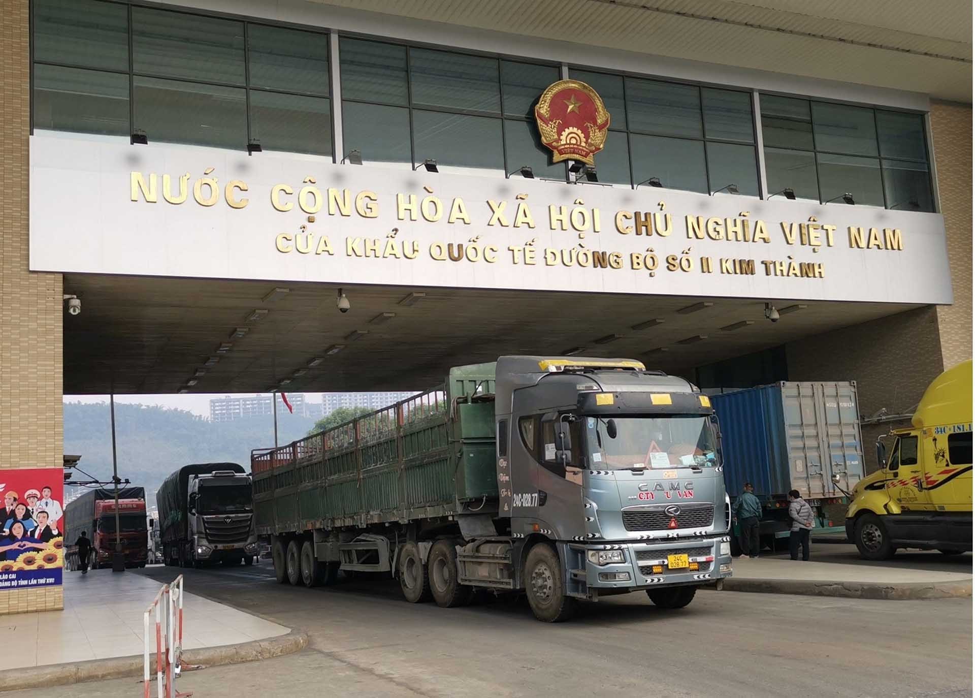 Những tháng đầu năm 2024, hoạt động XNK qua các cửa khẩu đất liền Việt Nam - Trung Quốc khởi sắc. (Nguồn: BQL cửa khẩu Lào Cai)