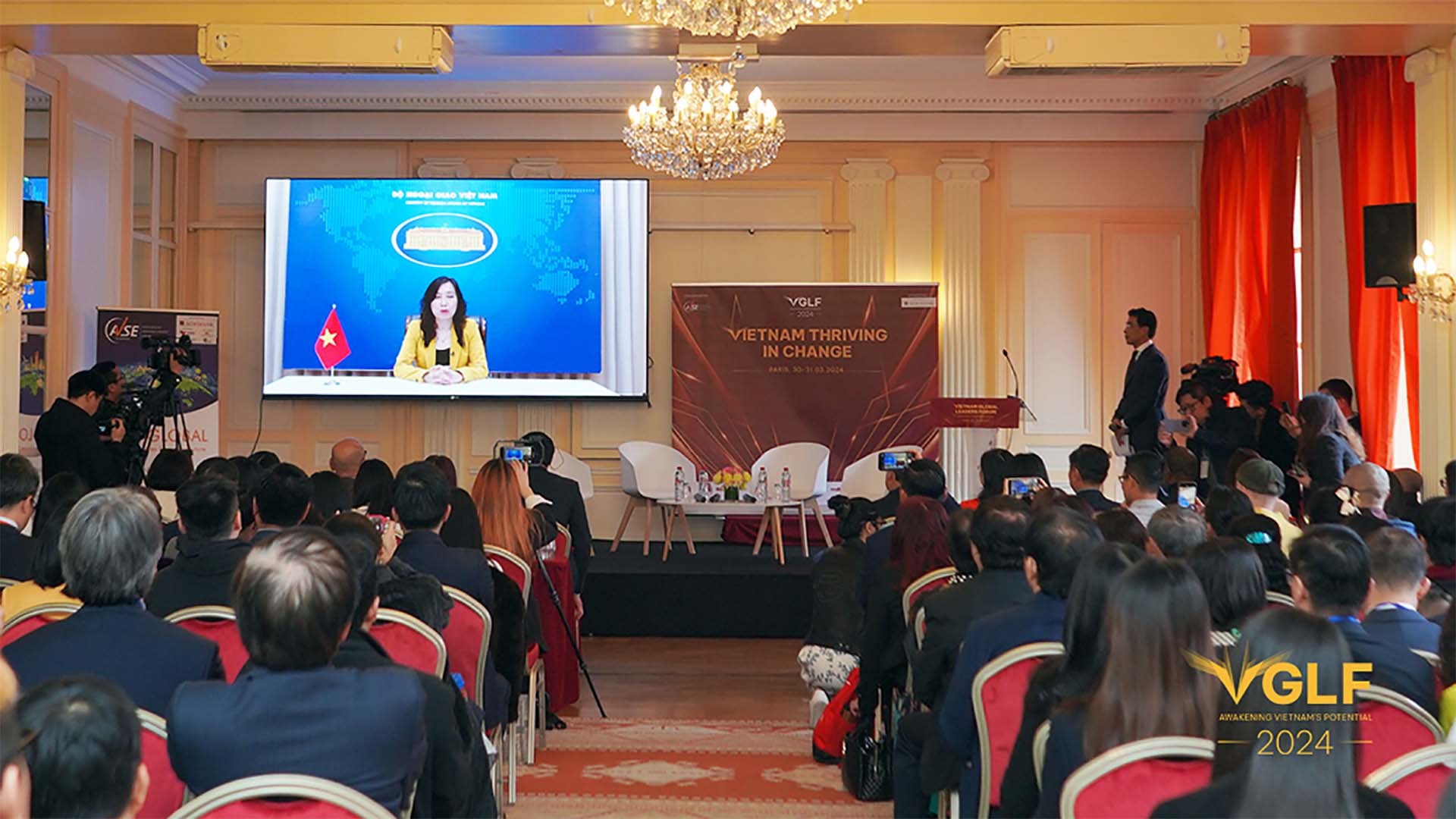 Thứ trưởng Ngoại giao Lê Thị Thu Hằng phát biểu trực tuyến chúc mừng sự kiện. (Nguồn: AVSE Global)